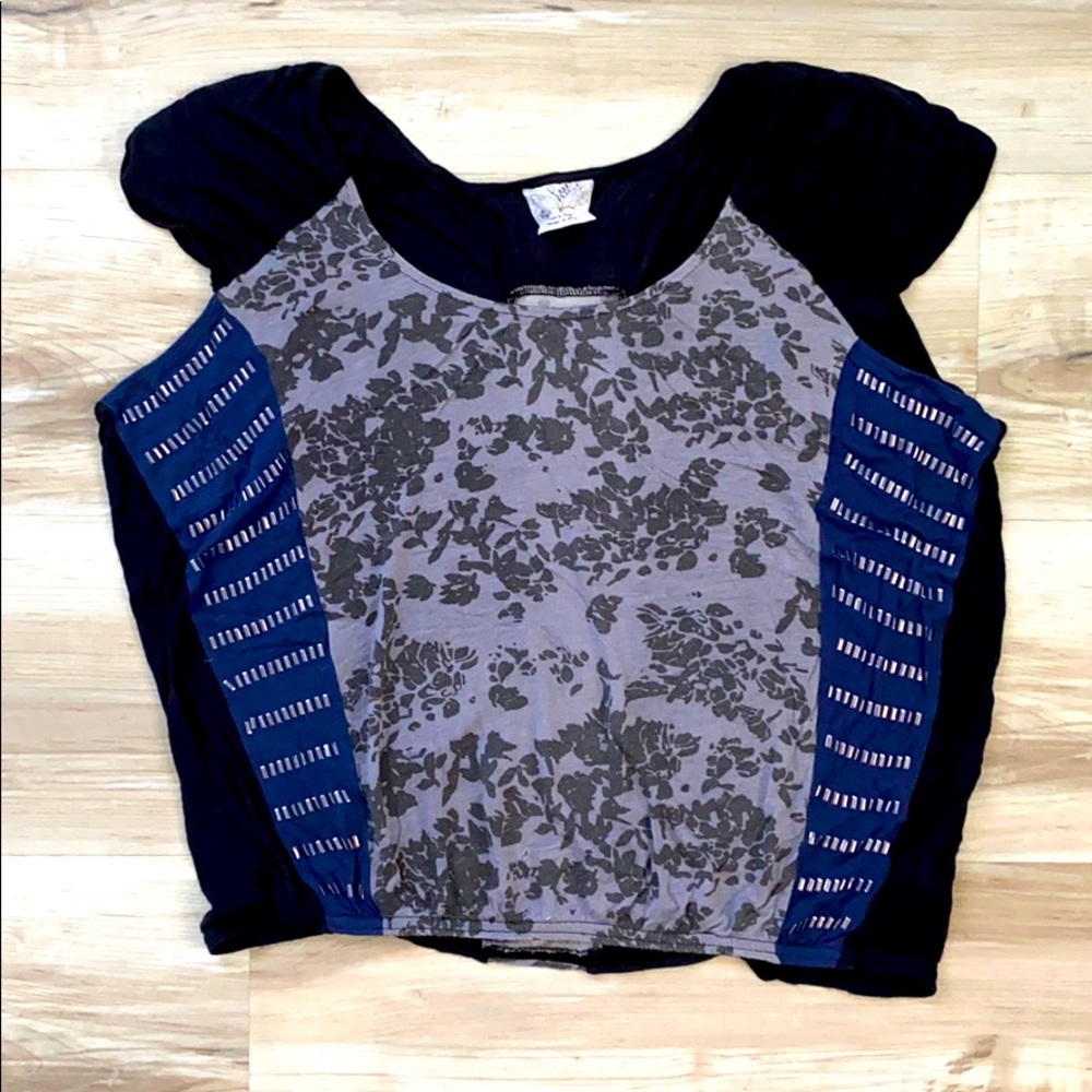 ❤️ Free People Top with Bead Detail - Picture 2 of 8